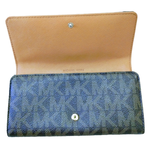 Michael Kors Fulton Monogram Wallet - Picture 9 of 14